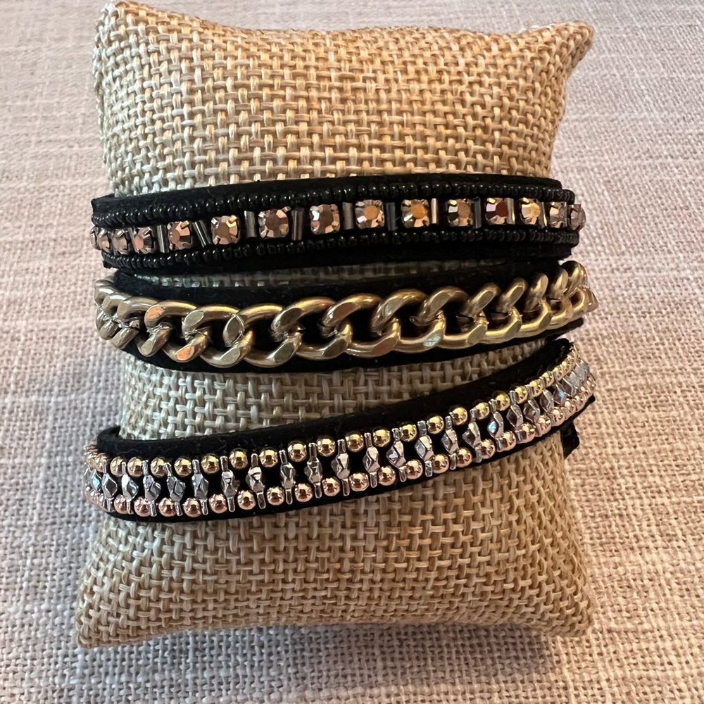 Stella & Dot Black and Gold Dove Wrap Bracelet
